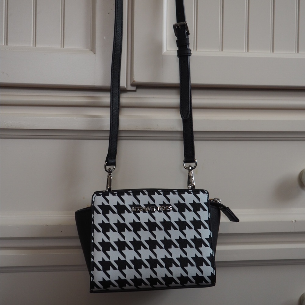Michael kors cross body